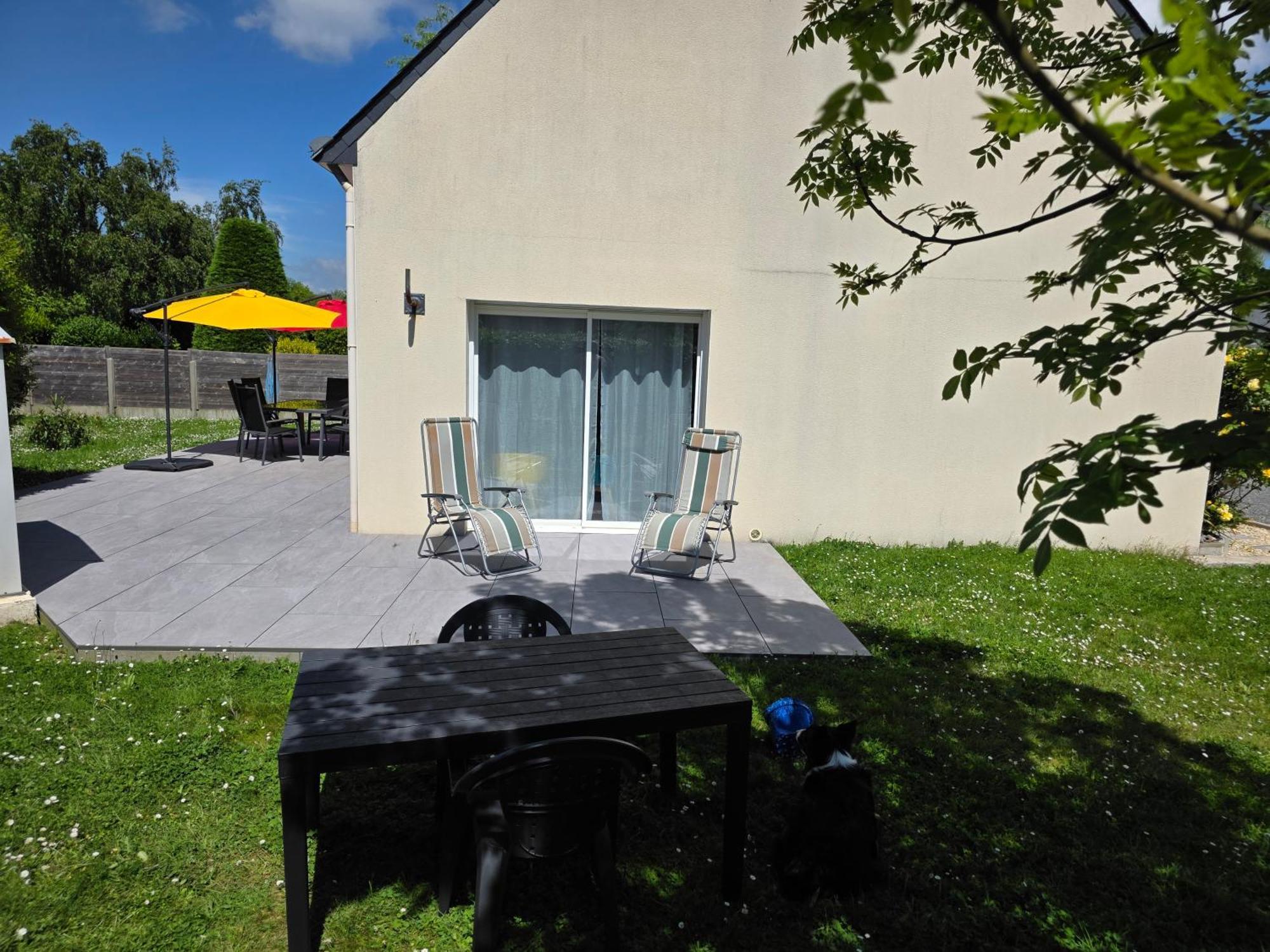 Maison De Famille Situee A Saint-Molf. Extérieur photo